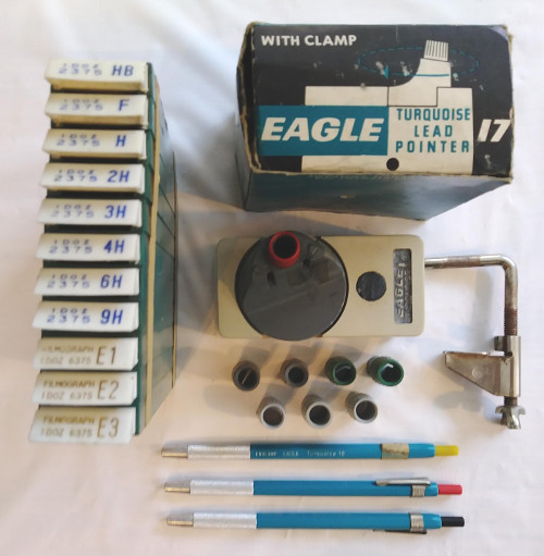Eagle Turquoise 17 Lead Pointer with Pens, Leads Top View Image